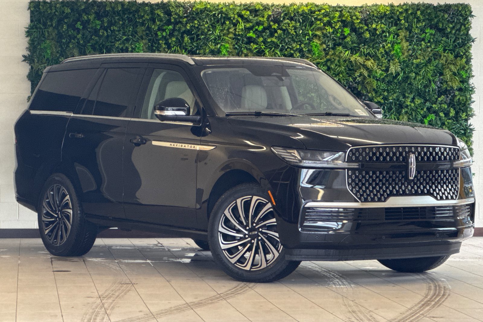 2025 Lincoln Navigator Reserve's photo