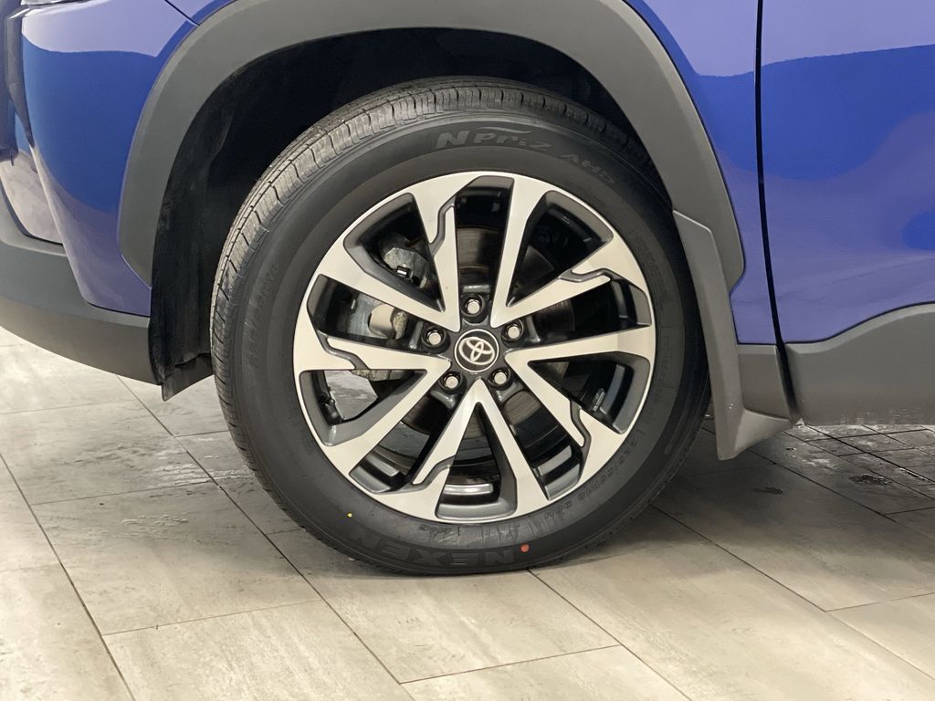 2023 Toyota Corolla Cross XLE photo 31