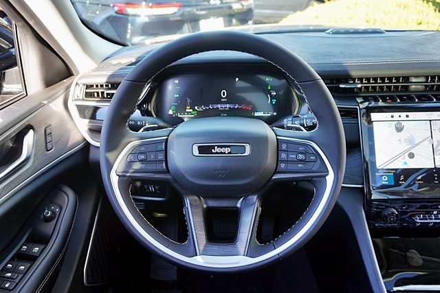 2023 Jeep Cherokee 4xe photo 24