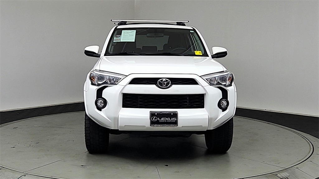 2019 Toyota 4Runner SR5 photo 2