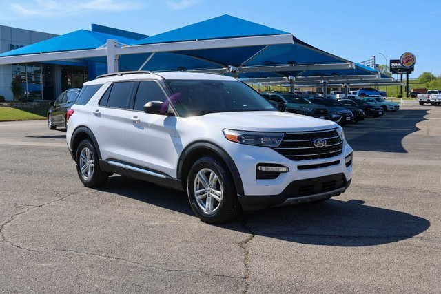 Used 2023 White Ford XLT image 1