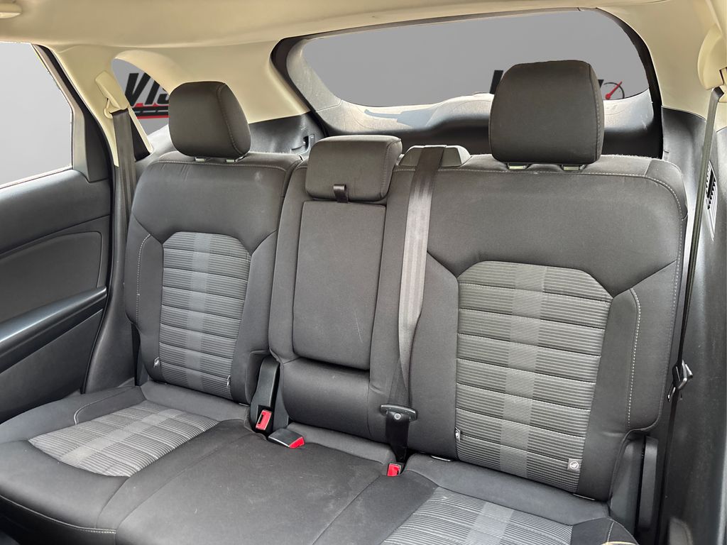 2015 Ford Edge SEL photo 16