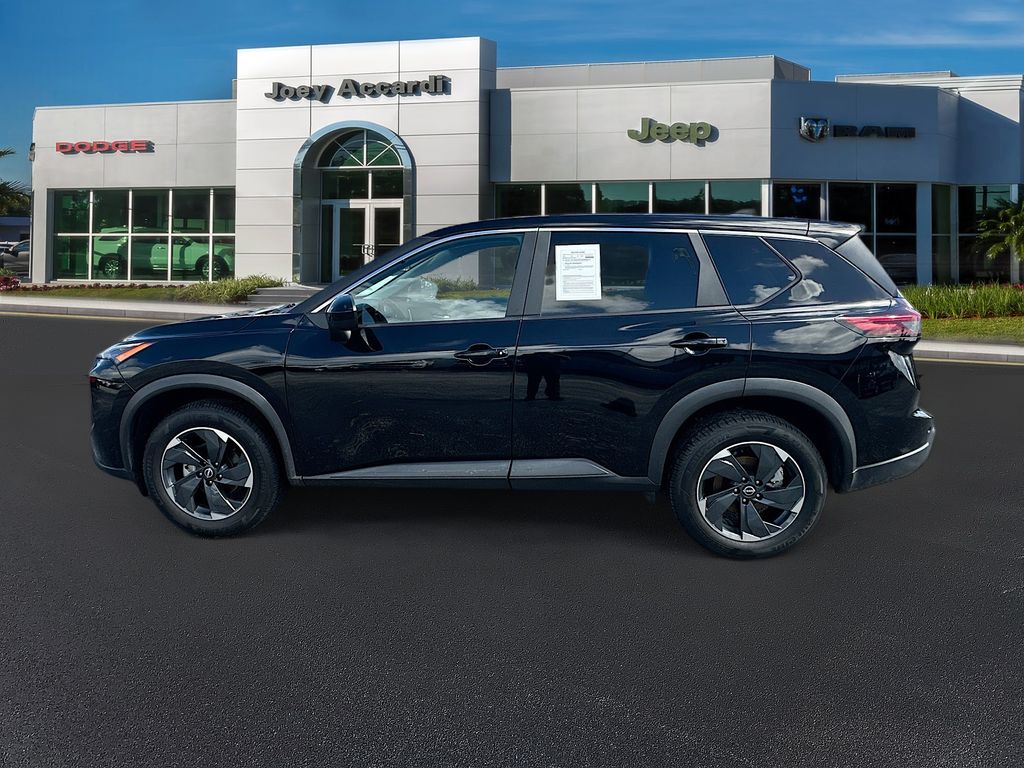 2024 Nissan Rogue SV photo 4