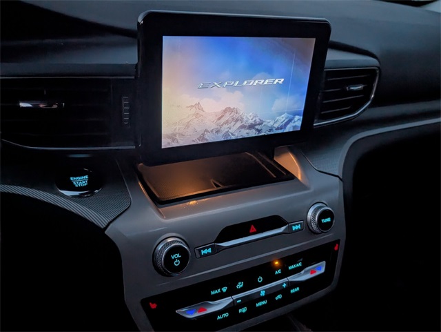 2023 Ford Explorer XLT photo 12