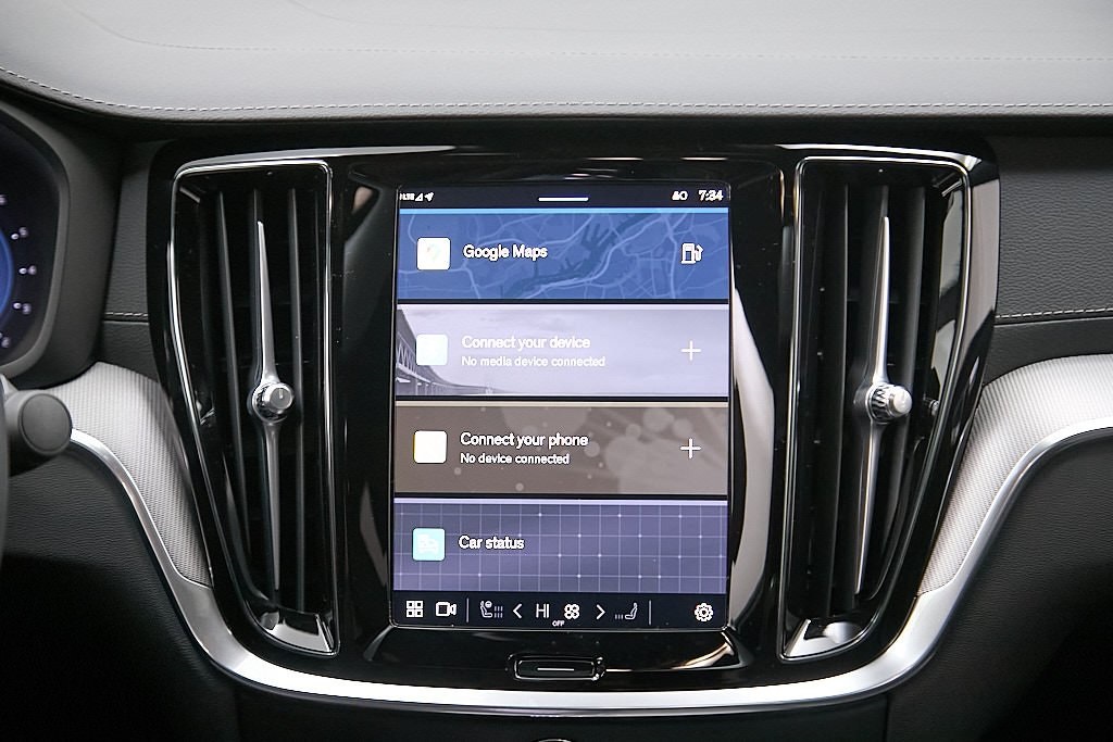 2025 VOLVO S60 - Image 28