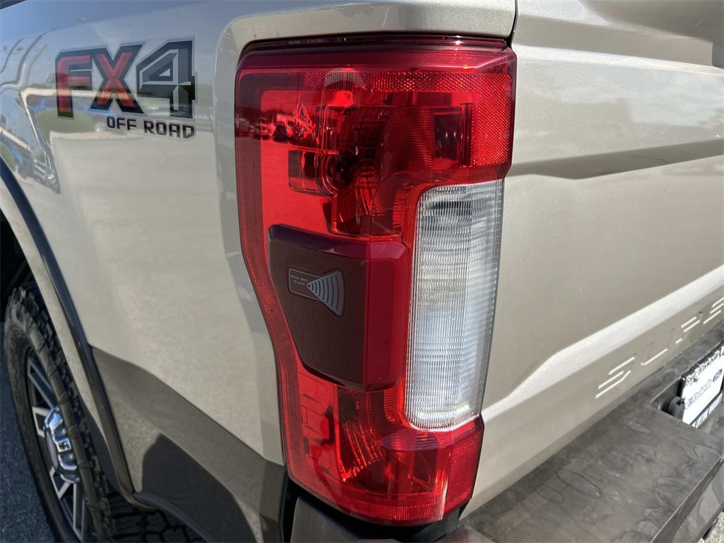 2017 Ford F-250 Lariat photo 10