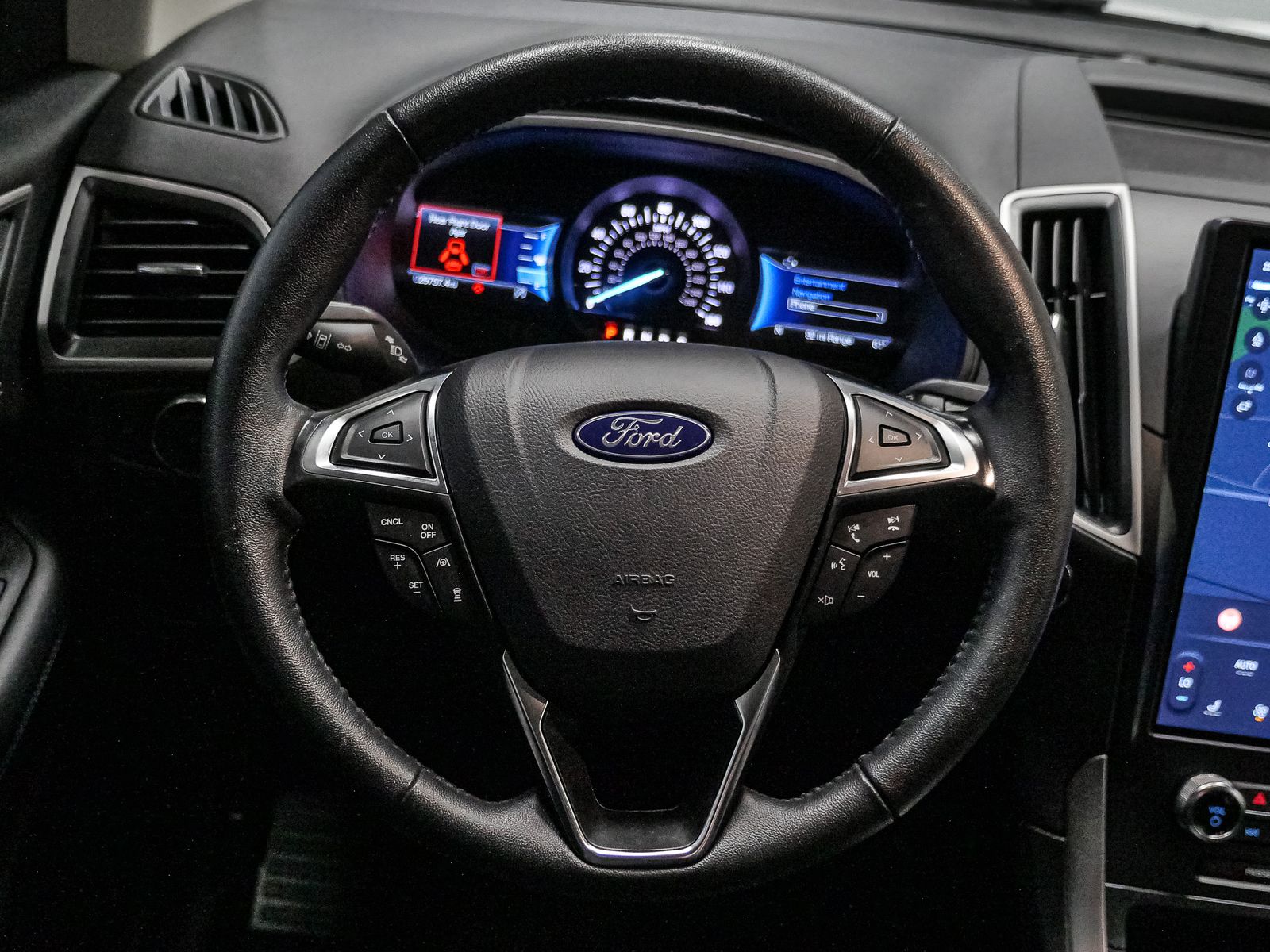 2024 Ford Edge SEL photo 29