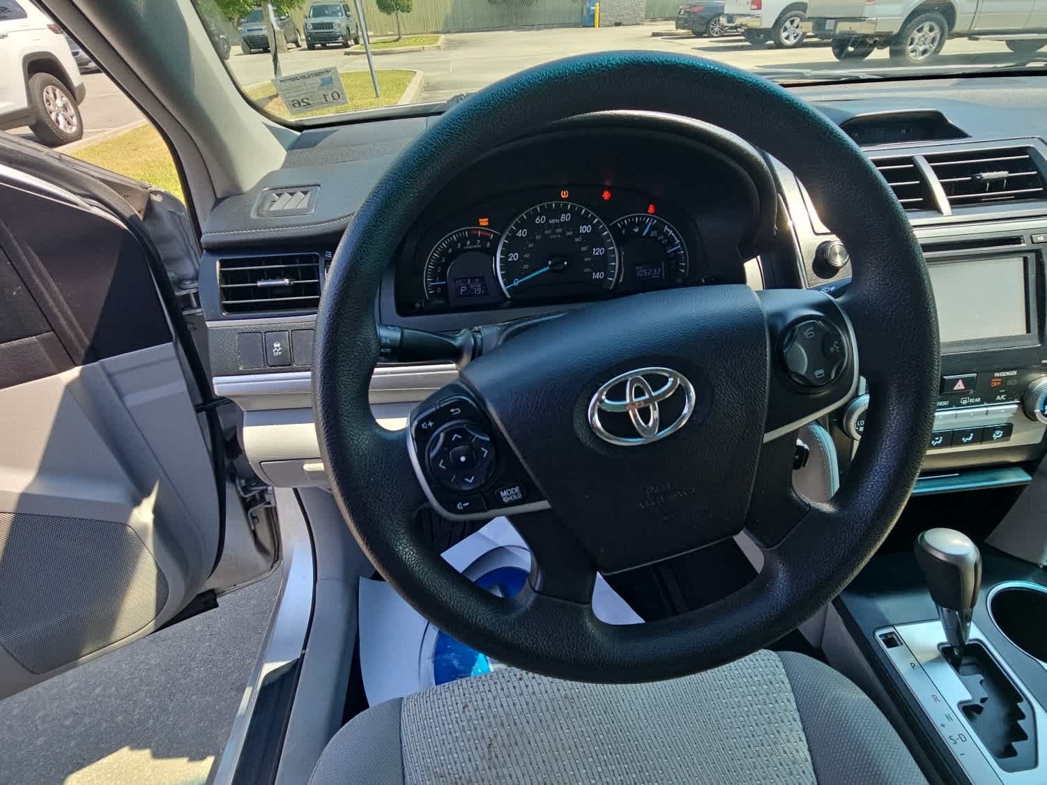 2014 Toyota Camry LE photo 15