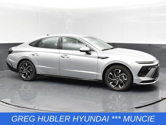 2025 Hyundai Sonata SEL photo 3
