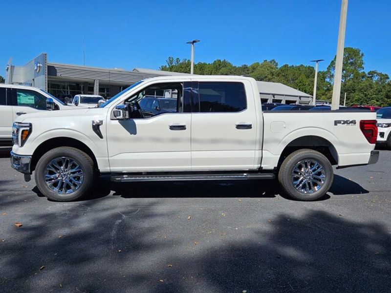 2025 Ford F-150 Lariat photo 3