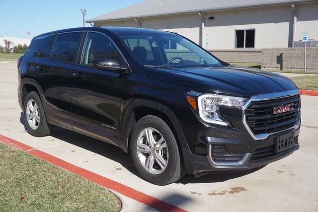 2024 GMC Terrain SLE's photo