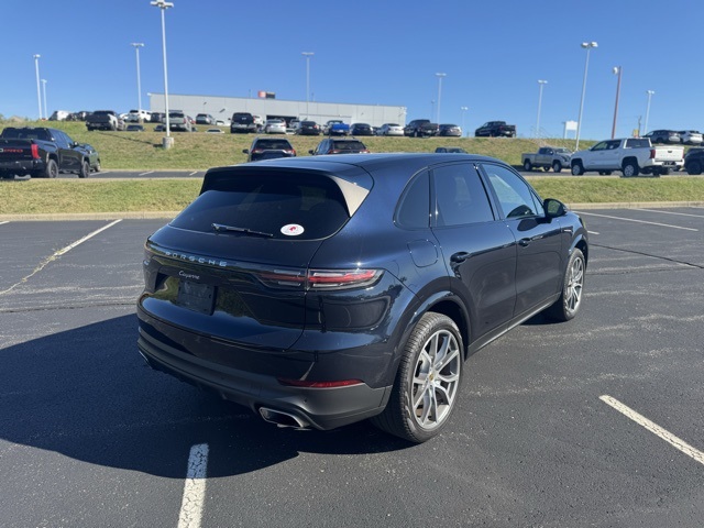 2019 Porsche Cayenne Base photo 2