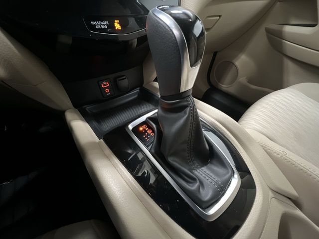 2017 Nissan Rogue S photo 15