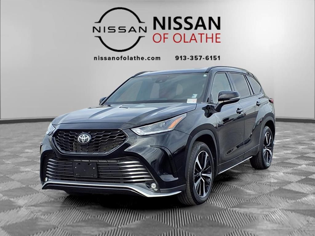 2021 Toyota Highlander XSE's photo