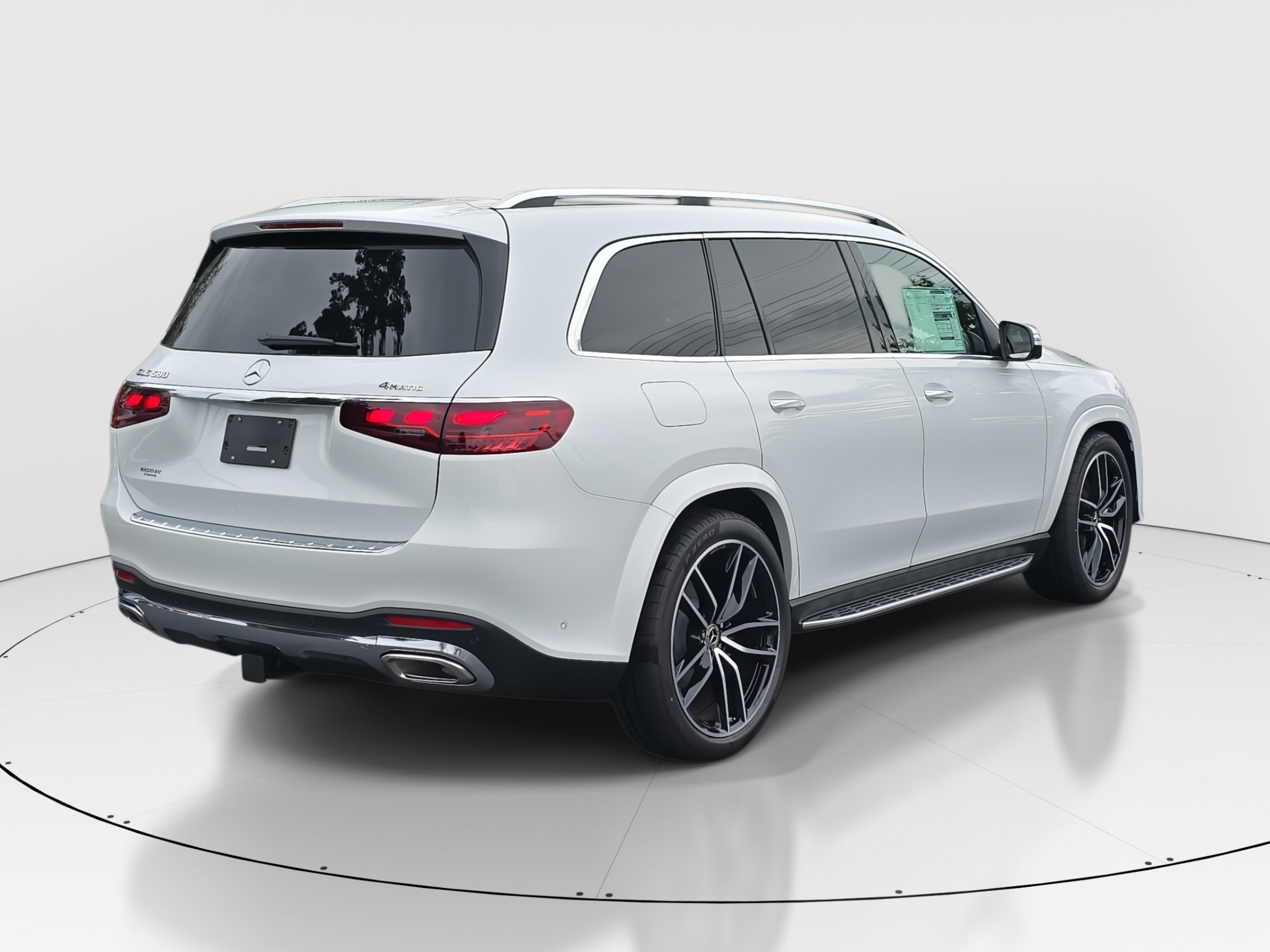 2025 Mercedes Benz GLS 580 4MATIC photo 3