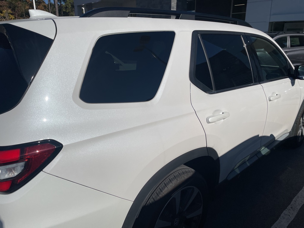 2024 Honda Pilot Touring photo 3