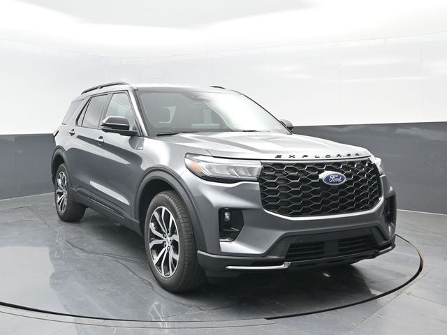 2025 Ford Explorer ST-Line photo 2