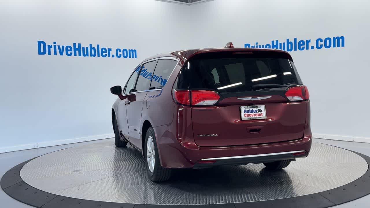 2018 Chrysler Pacifica Touring Plus photo 2