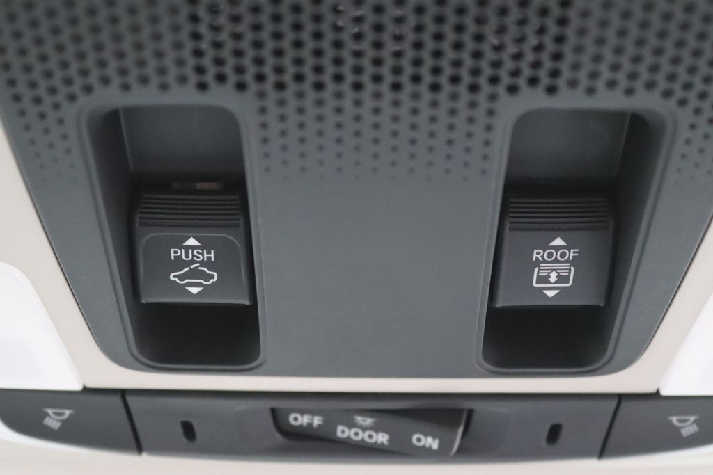 2025 Honda Pilot Touring photo 28