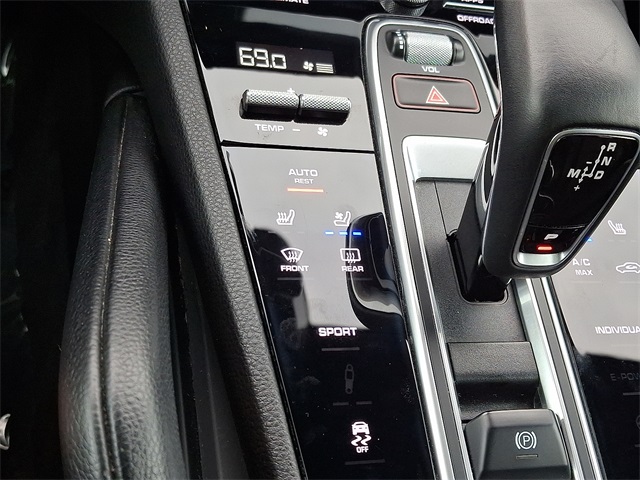2019 Porsche Cayenne Base photo 24
