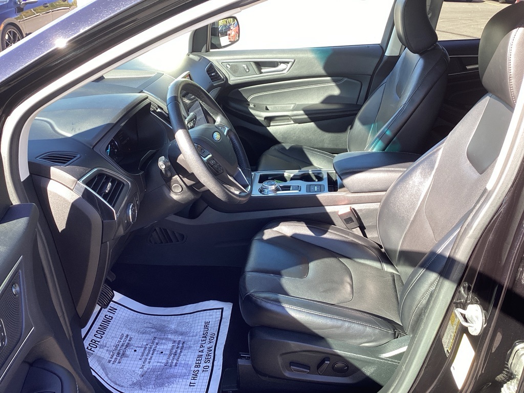 2022 Ford Edge Titanium photo 12