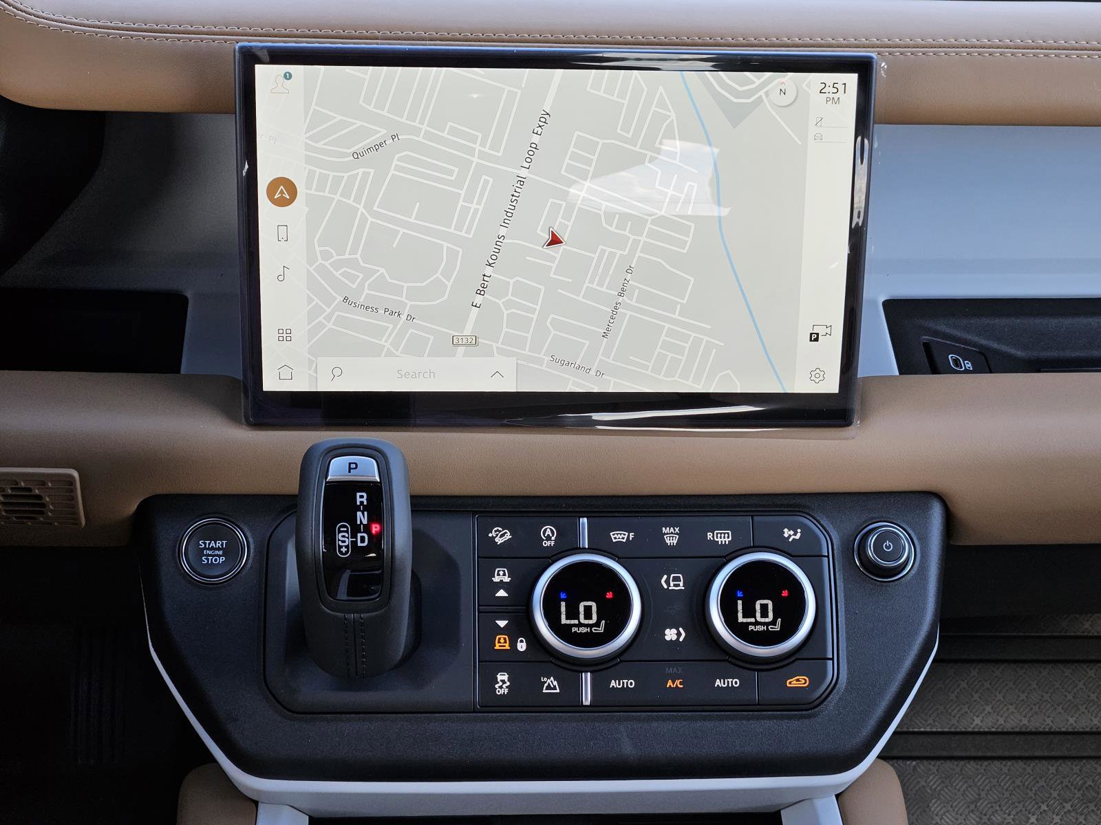 2025 Land Rover Defender 110 X-Dynamic SE photo 28