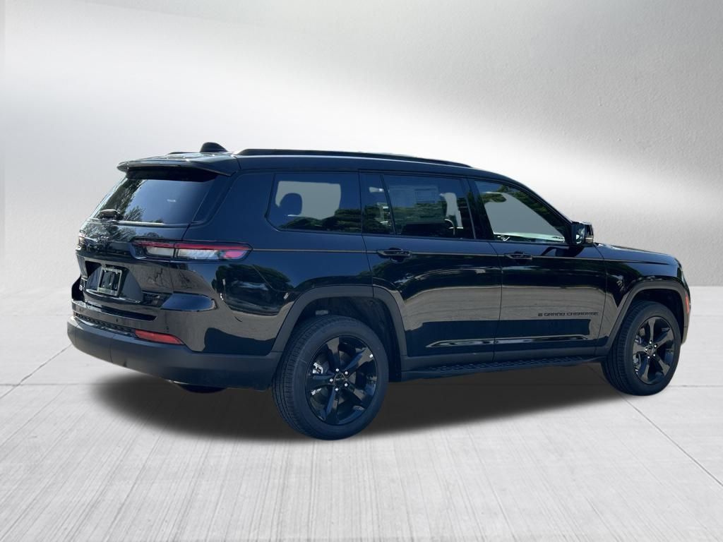 2025 Jeep Grand Cherokee Limited photo 4