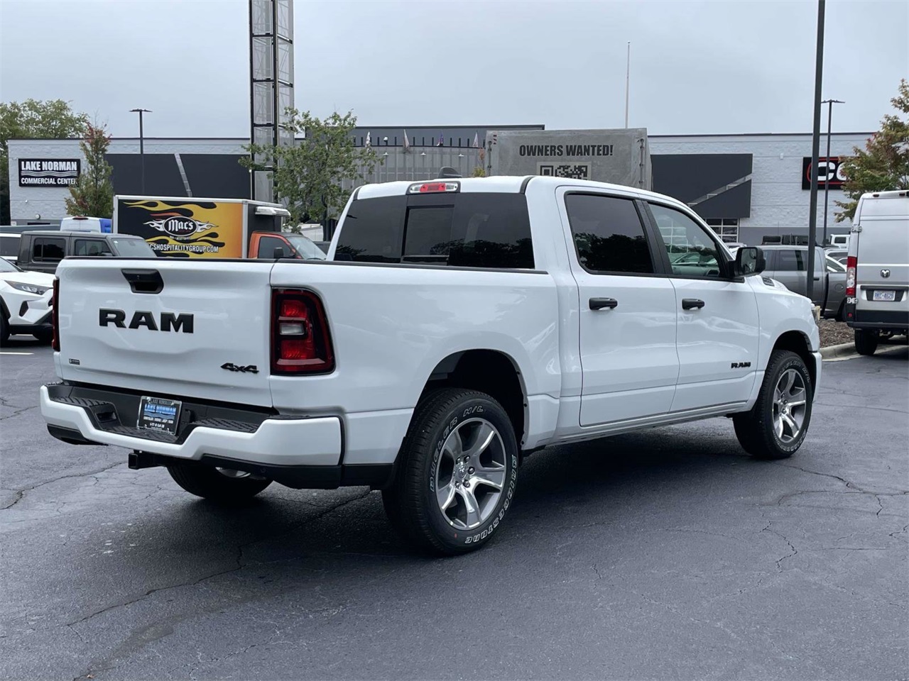 2025 Ram 1500 Tradesman photo 8