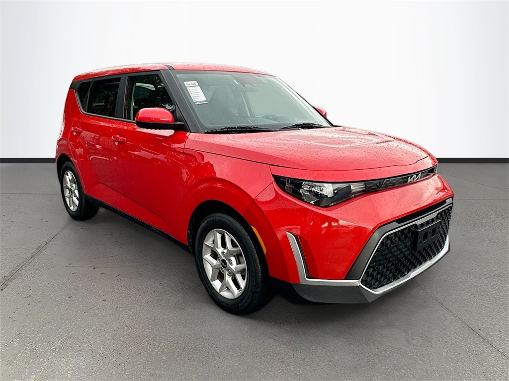 2024 Kia Soul LX's photo