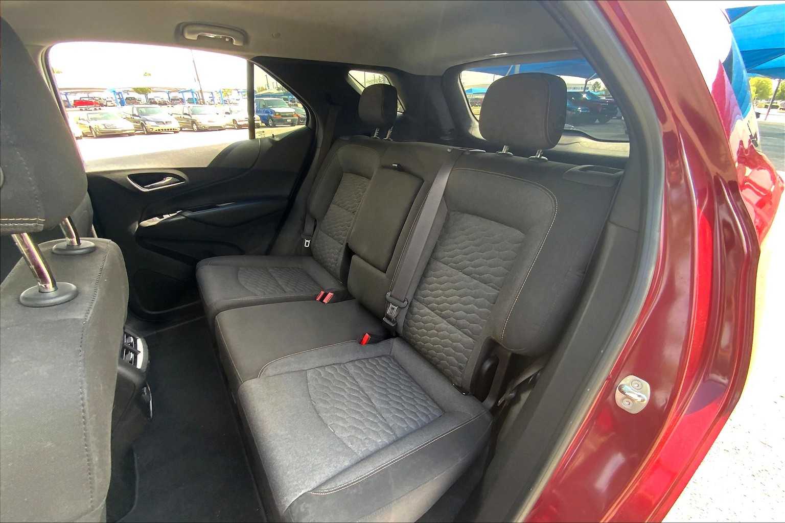 2018 Chevrolet Equinox LT photo 18