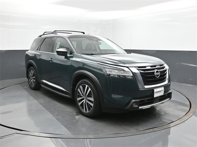 2022 Nissan Pathfinder Platinum photo 20
