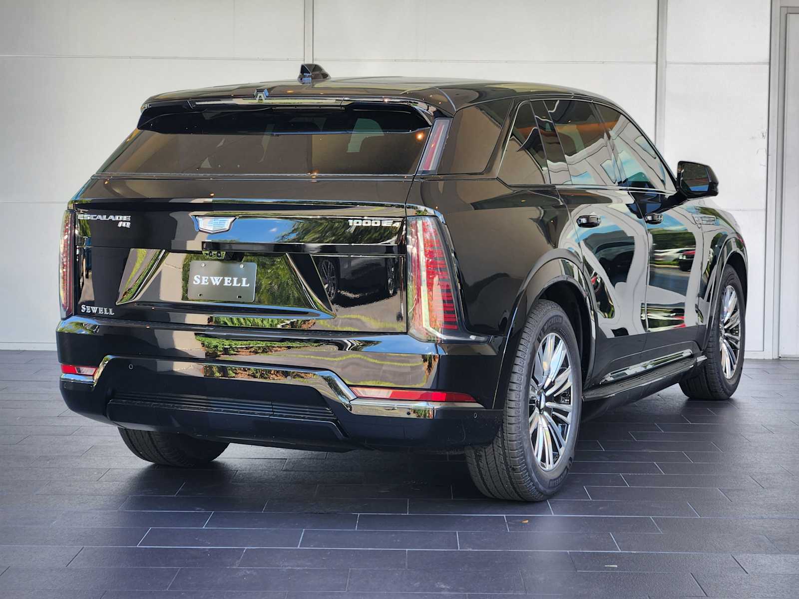 2026 Cadillac Escalade IQ Sport photo 3