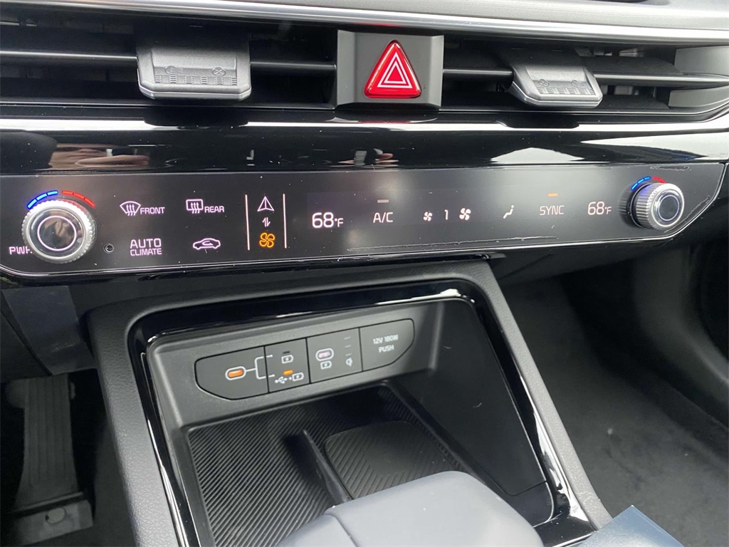 2025 Kia K5 GT-Line photo 16