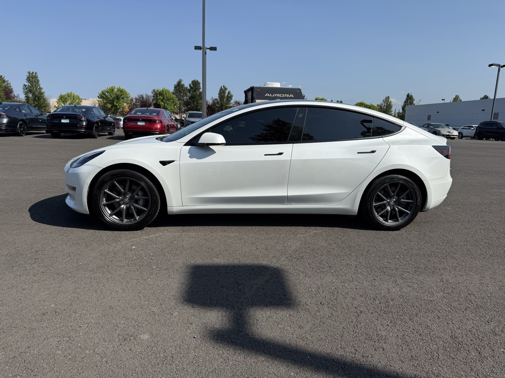2019 Tesla Model 3 Standard Range Plus photo 3