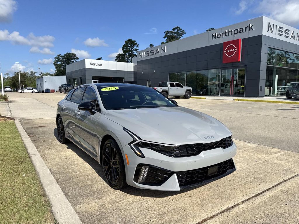 2025 Kia K5 GT photo 3