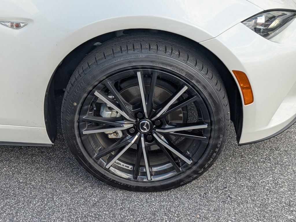 2025 Mazda MX-5 Miata Miata RF Grand Touring photo 11