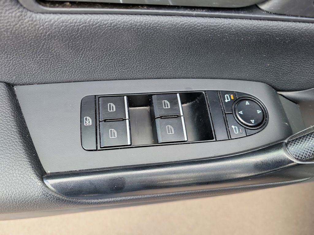 2024 Mazda CX-50 2.5 S Preferred photo 10