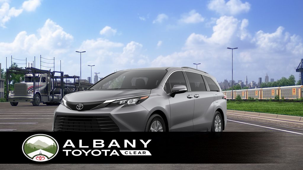 2026 Toyota Sienna XLE's photo