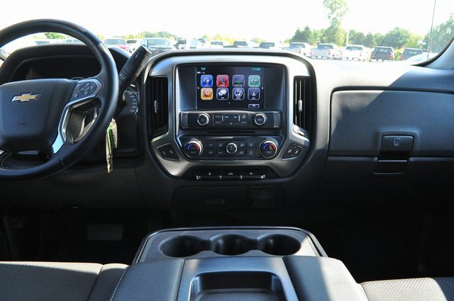 2019 Chevrolet Silverado LT photo 16