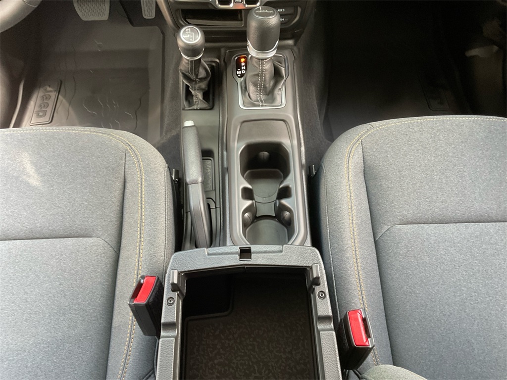 2025 Jeep Gladiator Sport S photo 11