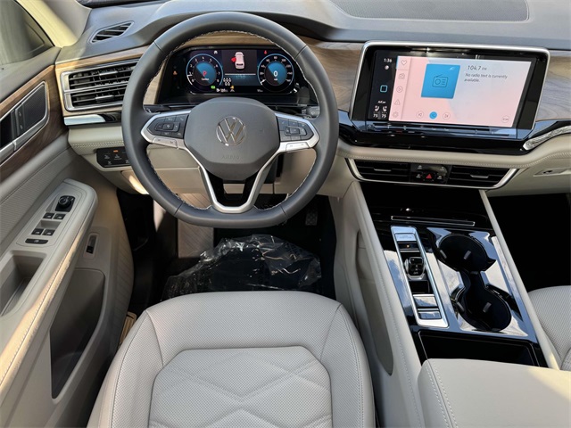 2025 Volkswagen Atlas SE Technology photo 2
