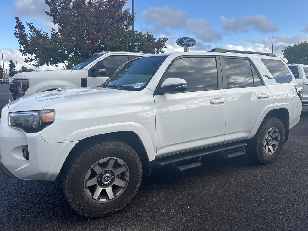 2020 Toyota 4Runner TRD Off-Road Premium photo 2