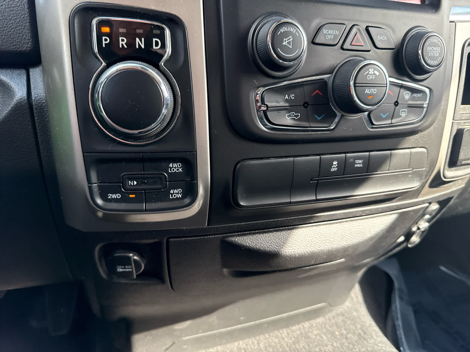 2019 Ram 1500 Classic SLT photo 24