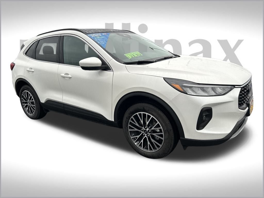 2025 Ford Escape PHEV's photo