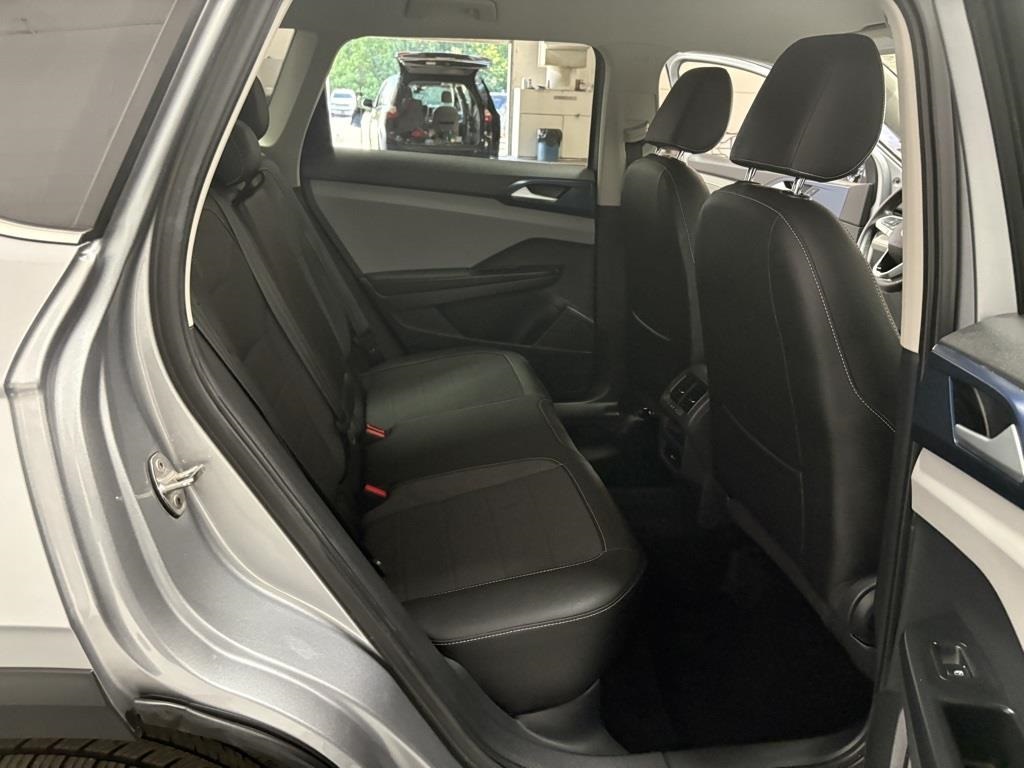 2024 Volkswagen Taos SE photo 24
