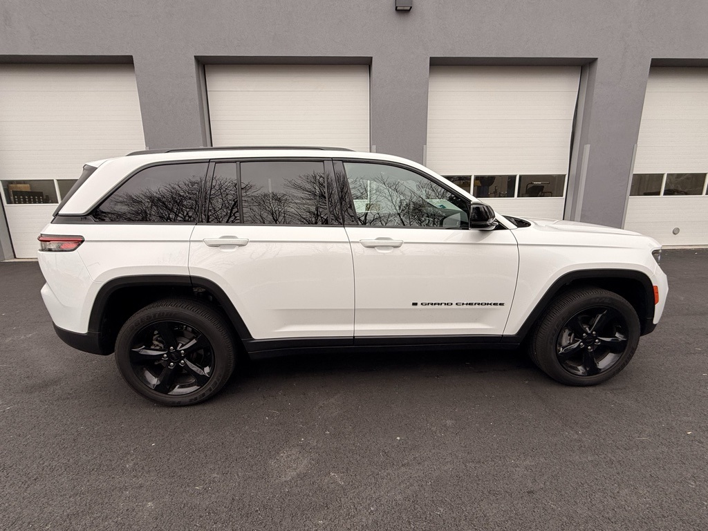 2025 Jeep Grand Cherokee Altitude X photo 4