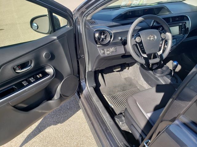 2018 Toyota Prius C Two photo 10