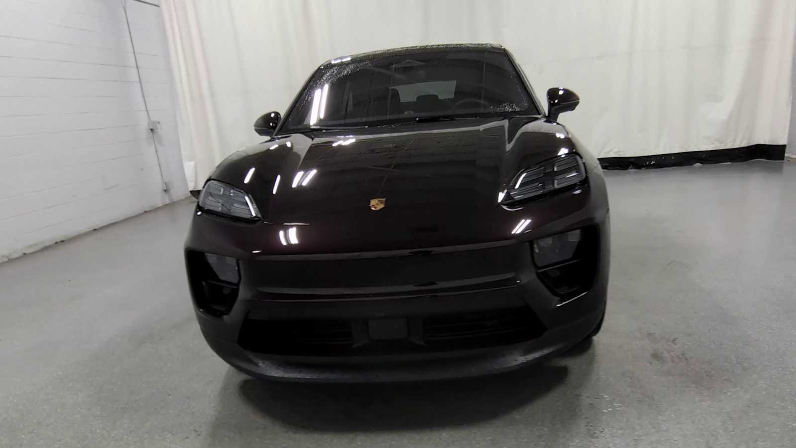 2025 Porsche Macan Electric 4 photo 2