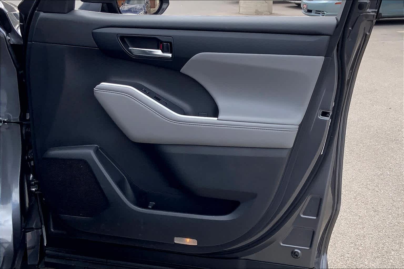 2022 Toyota Highlander XLE photo 43