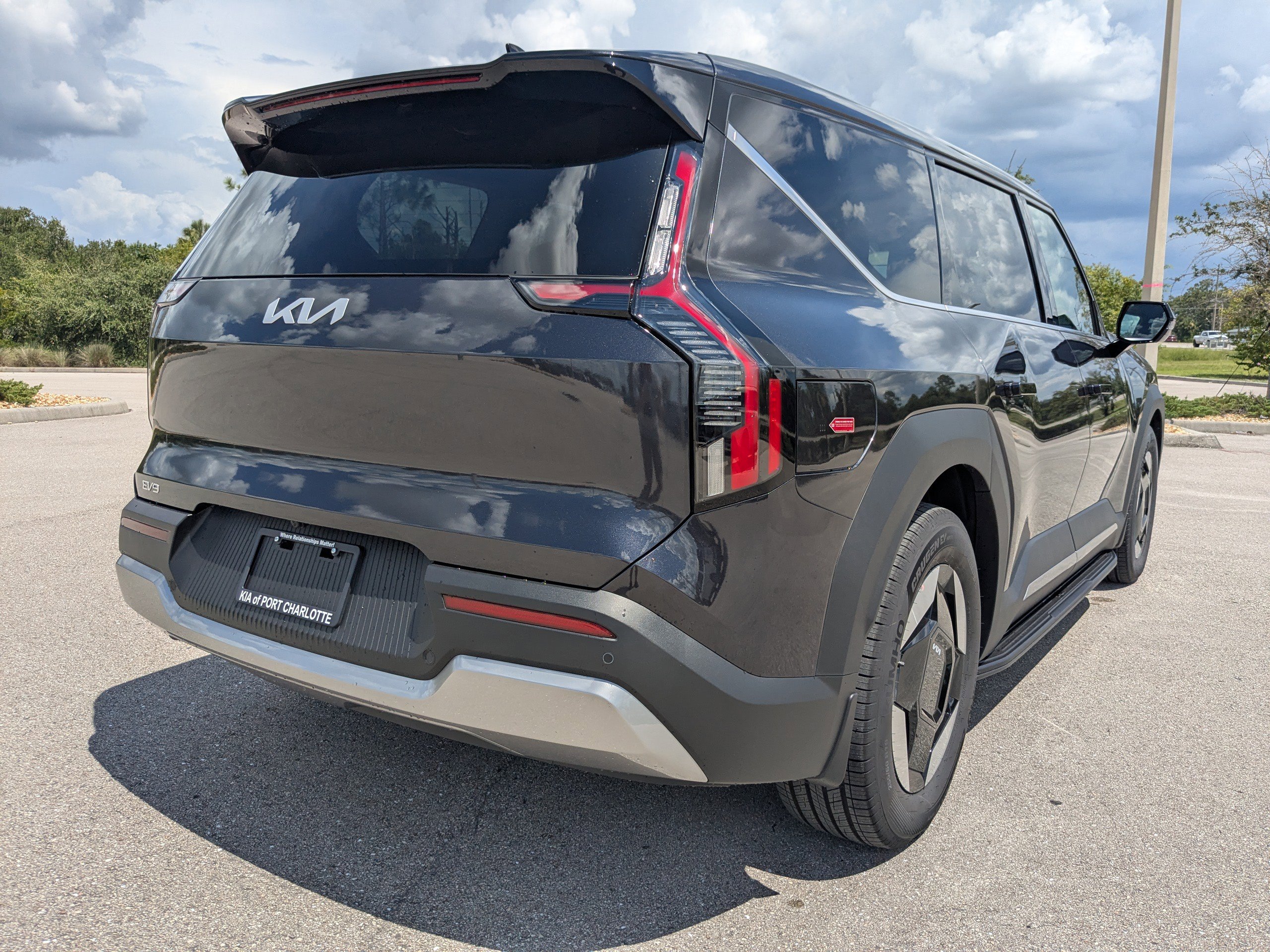 2026 Kia EV9 Light Long Range photo 3